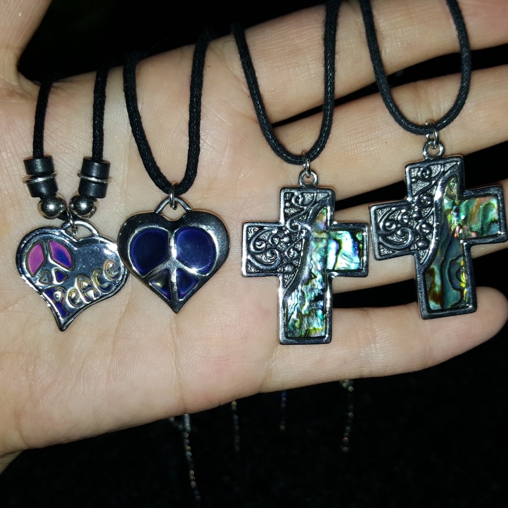 🌌 BEAUTIFUL NECKLACES all for $8🌌